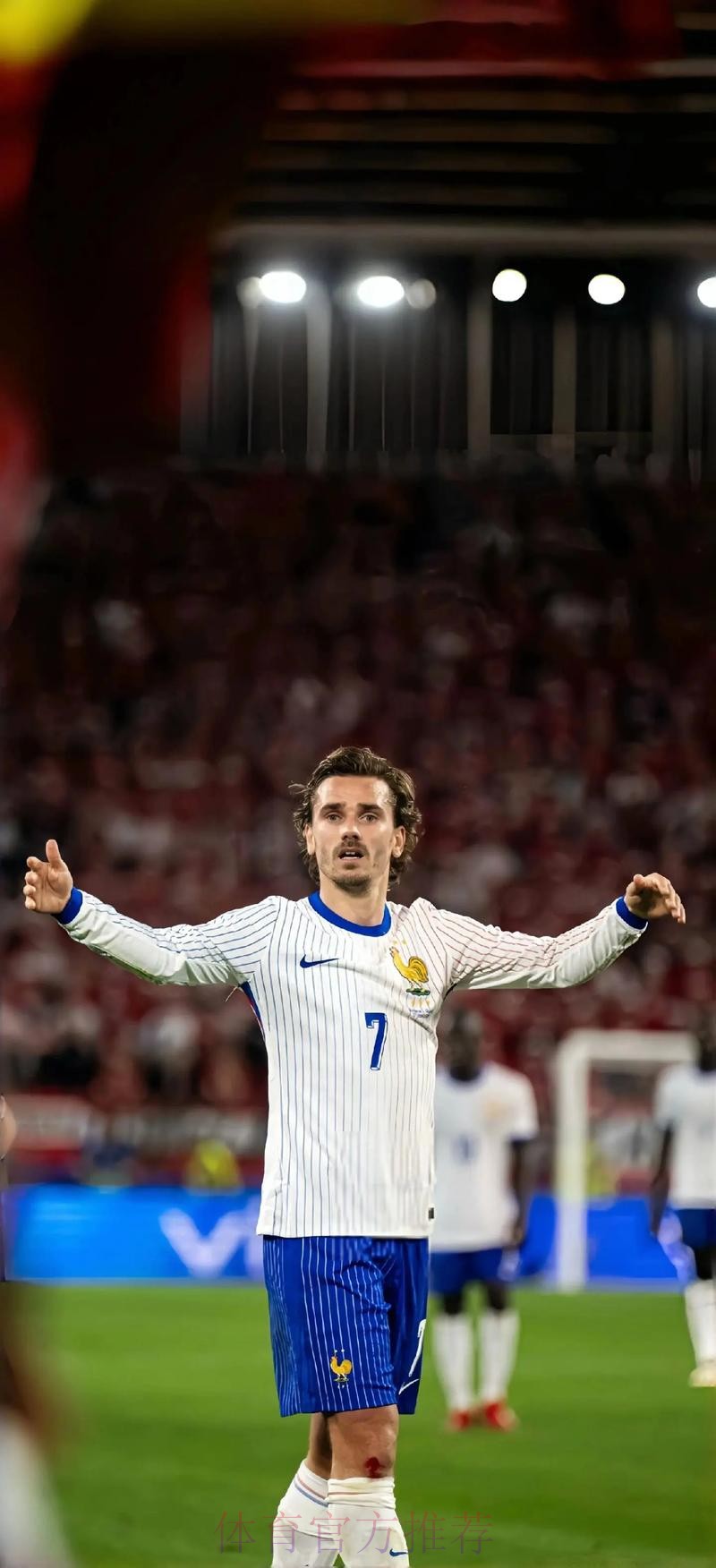 六台记者：姆巴佩不会首发出战萨尔茨堡 仍虚弱